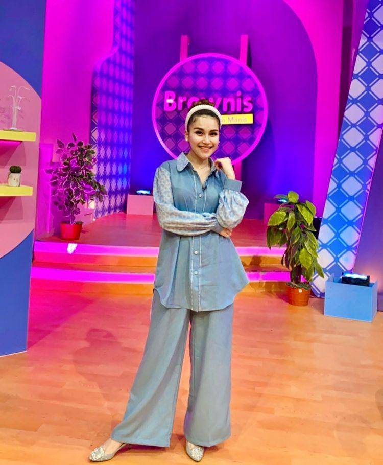 potret Ayu Ting Ting nge-host di momen ramadhan (instagram.com/ayutingting92)