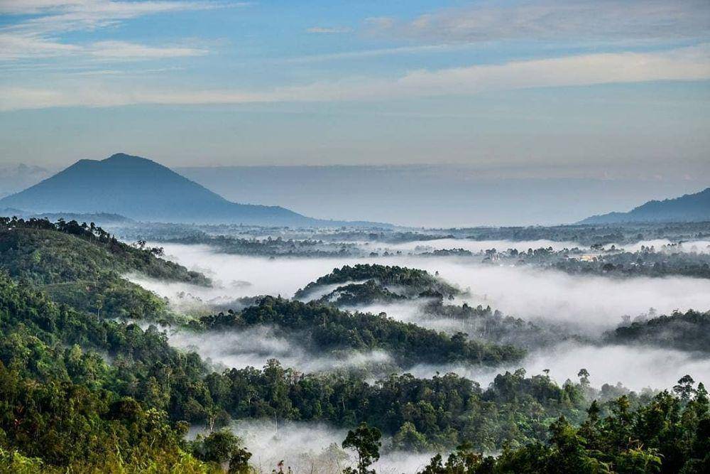 Bukit Kabut Bawang Bakung (instagram.com/yogiastrayuda)