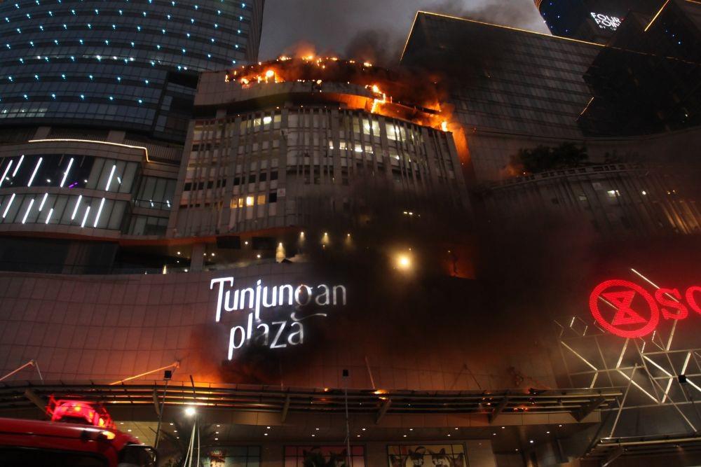 Hari Ini Tunjungan Plaza Tetap Buka Kecuali Area TP 5