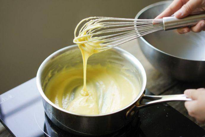 ilustrasi memasak custard (hungryhuy.com)