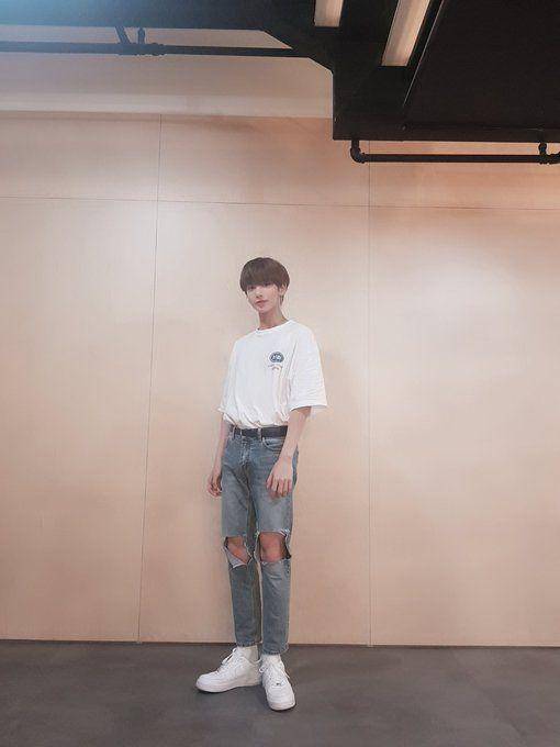 Referensi Look OOTD ala Taehyun TXT (twitter.com/TXT_members)