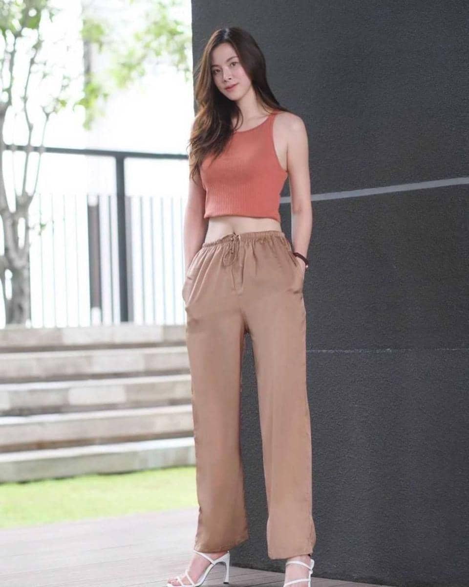 tank top ala Baifern Pimchanok (instagram.com/baifernbah)