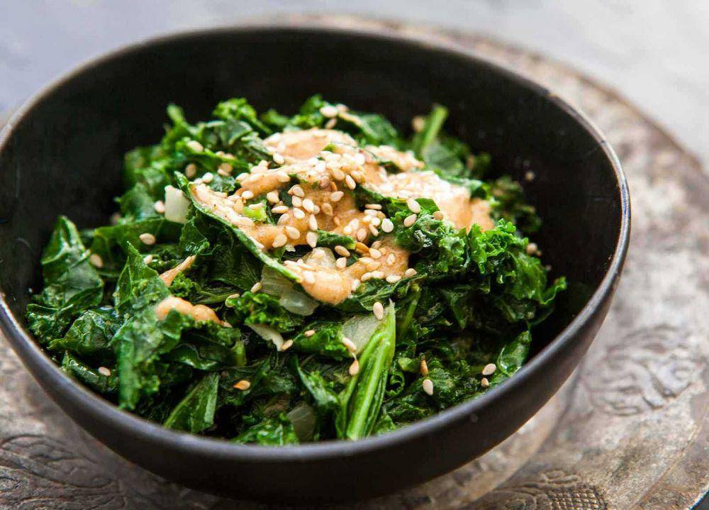 ilustrasi tumis kale (simplyrecipes.com)