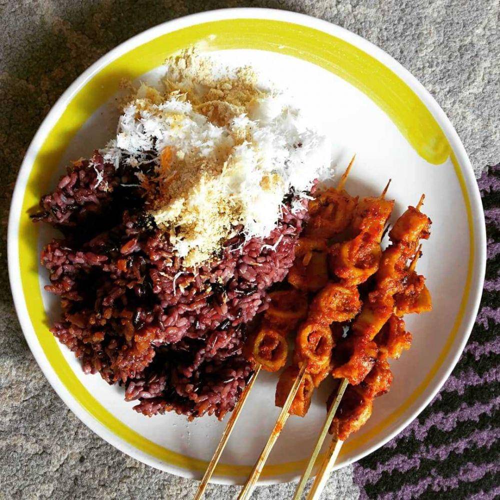 ilustrasi sate karak (instagram.com/journal_avrilladee)