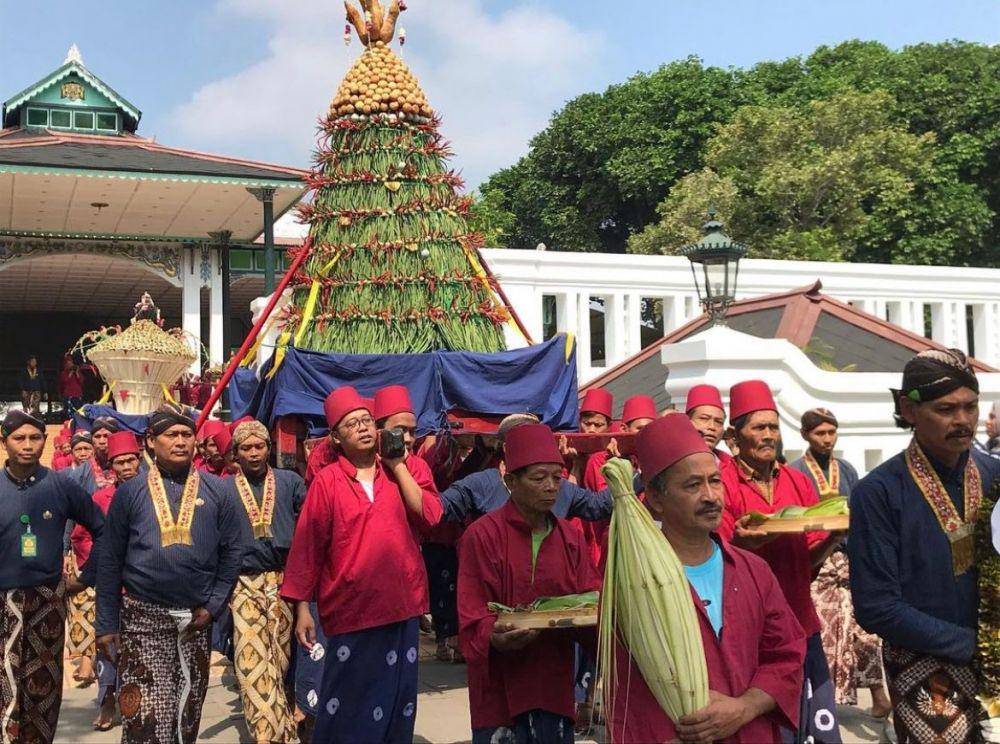 Prosesi arak-arakan Grebeg Syawal (instagram.com/riaaapratiwi)