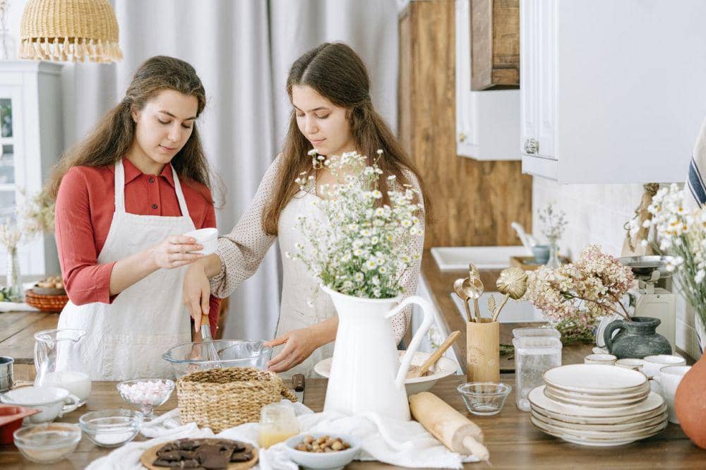 ilustrasi menyiapkan menu berbuka (pexels.com/Ivan Samkov)