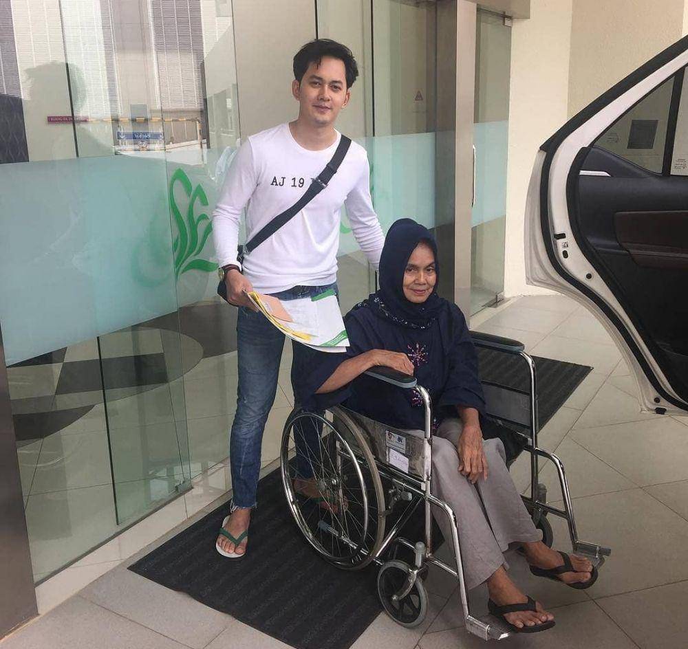 potret Kiki Farrel bersama sang ibu (instagram.com/kikifarrel)