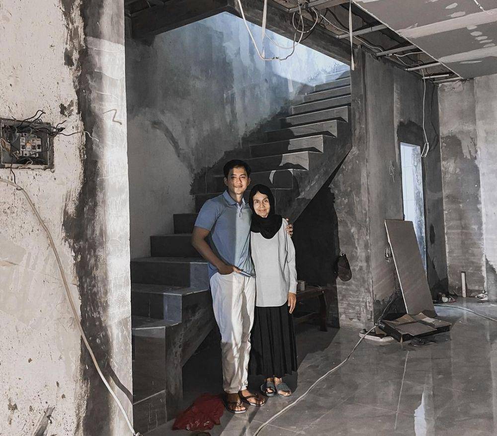 potret Kiki Farrel bersama sang ibu (instagram.com/kikifarrel_)