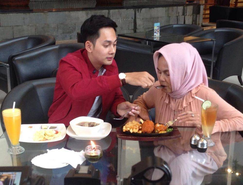 potret Kiki Farrel bersama sang ibu (instagram.com/kikifarrel_)