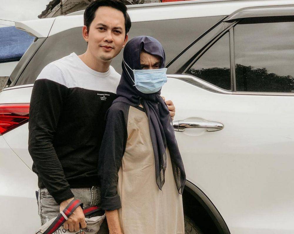 potret Kiki Farrel bersama sang ibu (instagram.com/kikifarrel_)