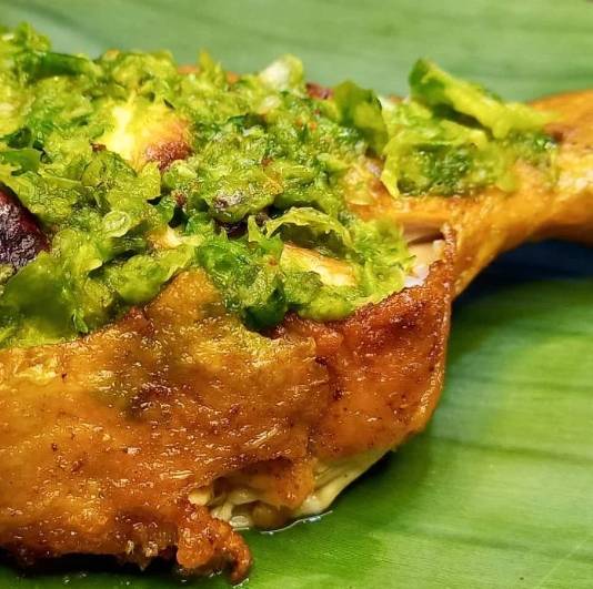 ayam penyet parantina nusa sari (Instagram.com/parantinanusasari.jkt)