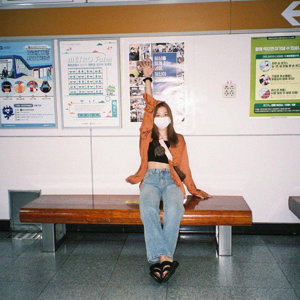 Mix and match jeans ala Seulgi Red Velvet (instagram.com/hi_sseulgi)