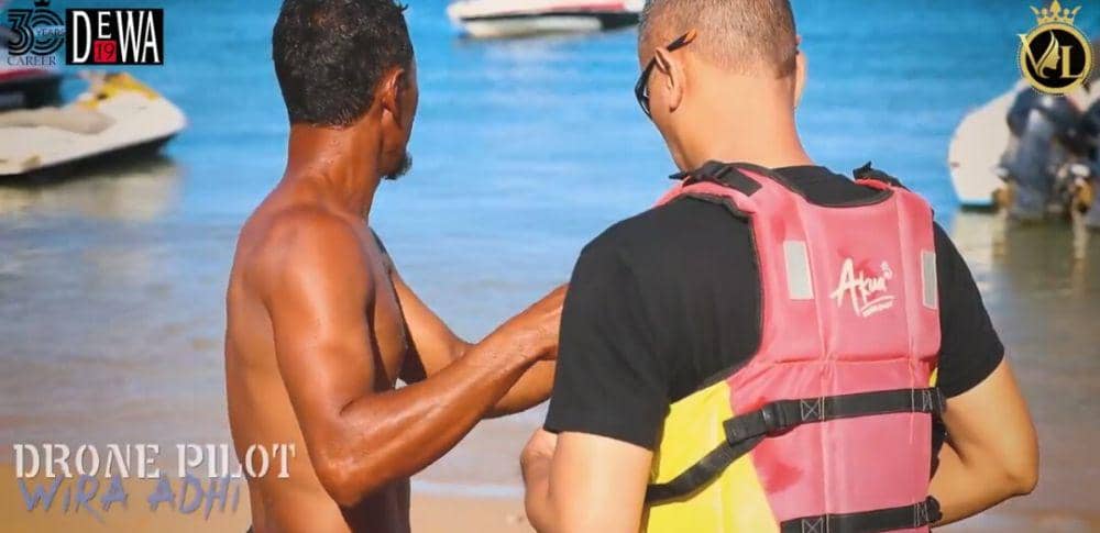 potret Andra Ramadhan bermain jet ski (youtube.com/VIDEO LEGEND)