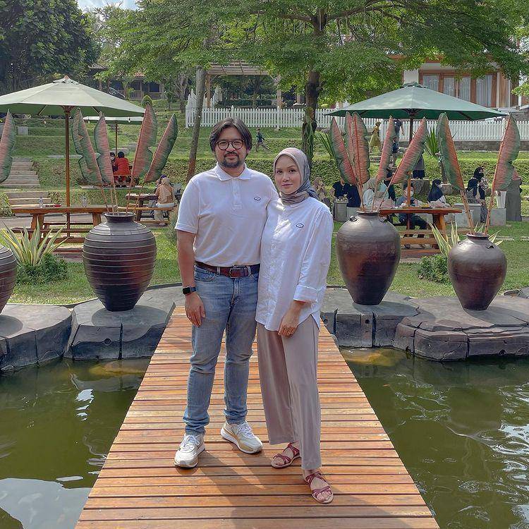 OOTD Rosanti Herartri (instagram.com/rinaldinurpratama)