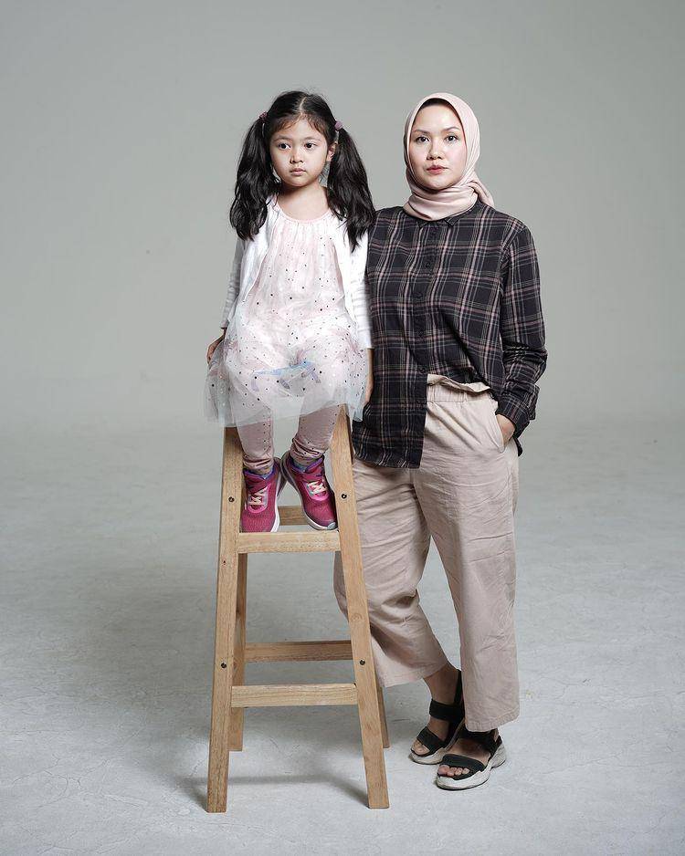 OOTD Rosanti Herartri (instagram.com/rinaldinurpratama)