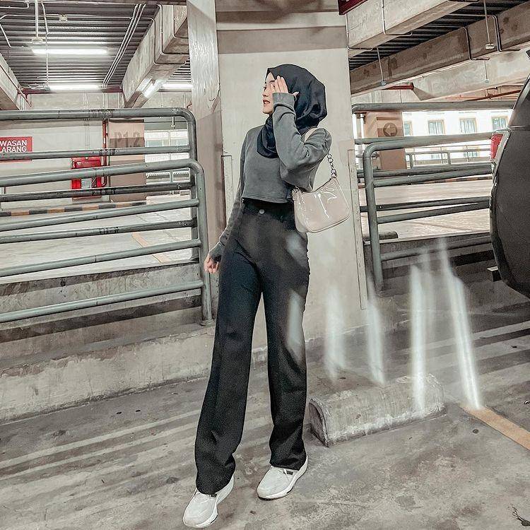 Outfit buka bersama (instagram.com/putridelinaa)