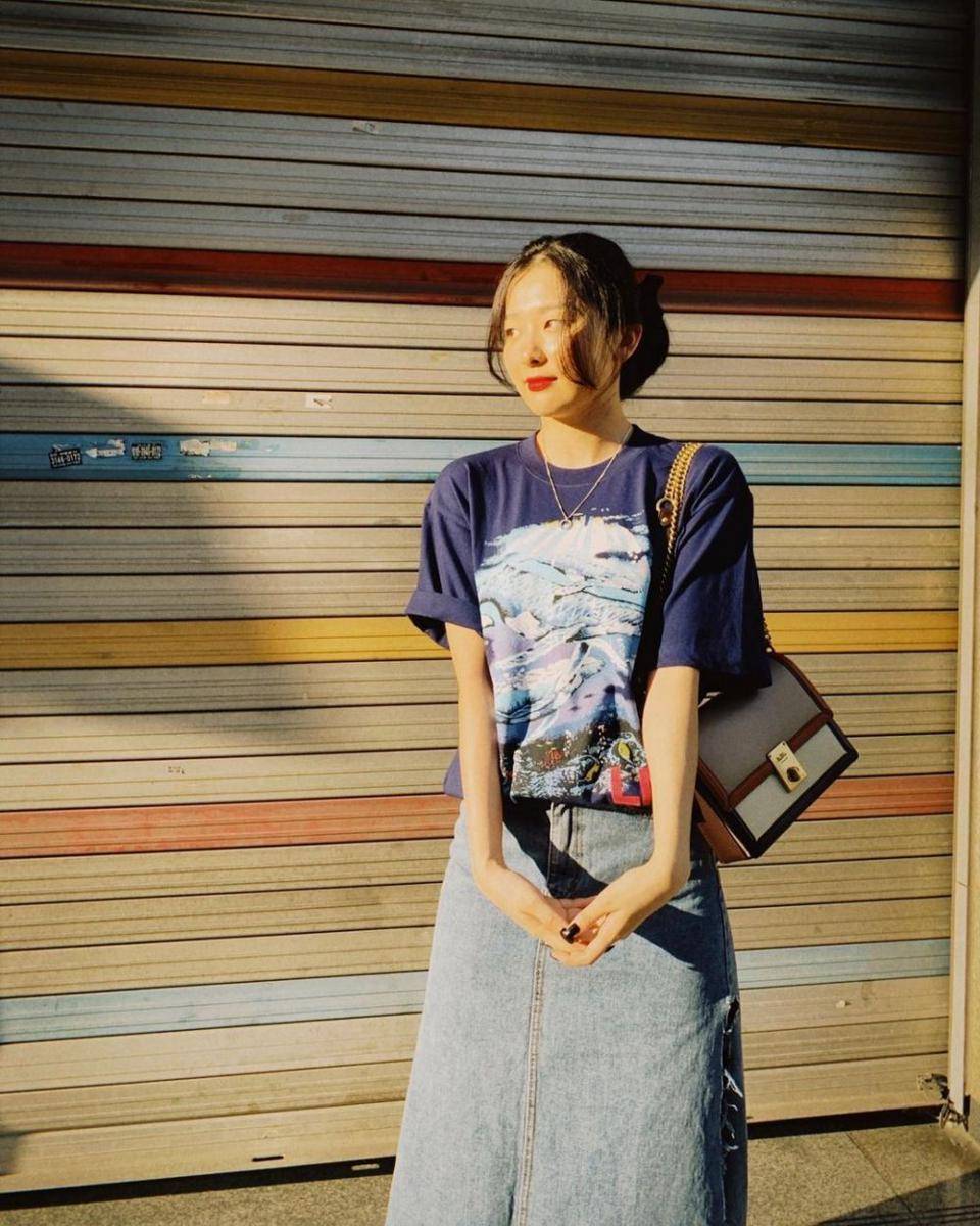 Mix and match jeans ala Seulgi Red Velvet (instagram.com/hi_sseulgi)