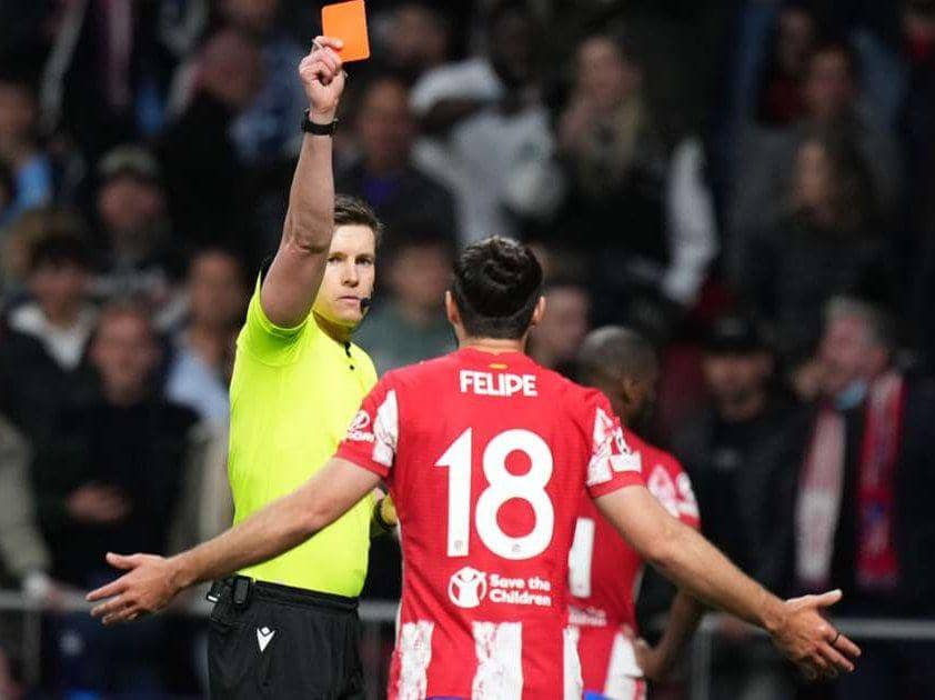 9 Pemain Atletico Madrid yang Mendapat Kartu Merah pada 2021/2022