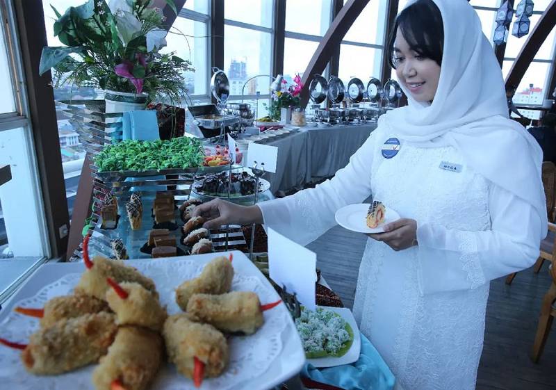 ilustrasi hidangan bukber all you can eat di aston makassar hotel and convention center (instagram.com/astonmakassar)