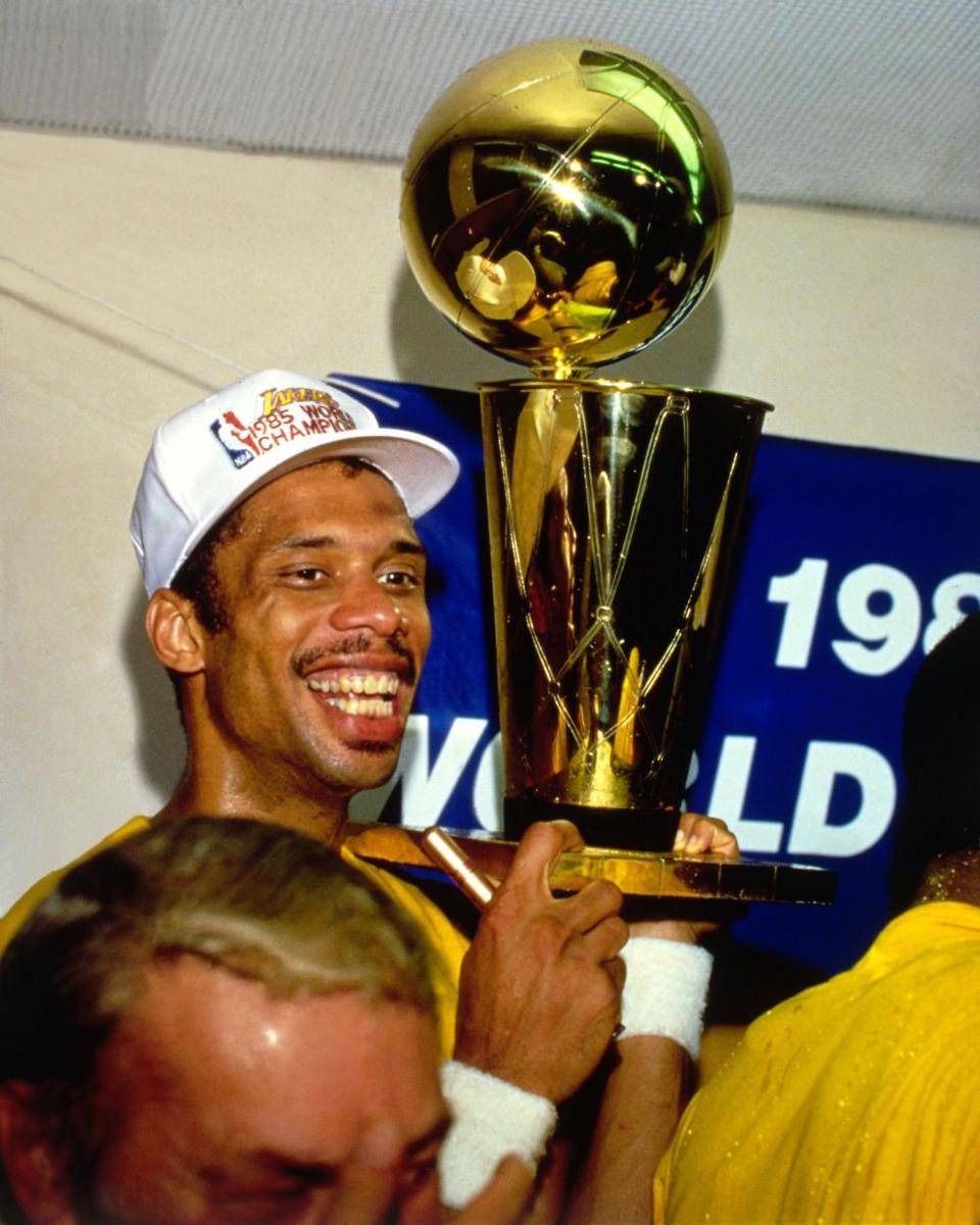 Kareem Abdul-Jabbar menjadi juara NBA bersama LA Lakers. (twitter.com)