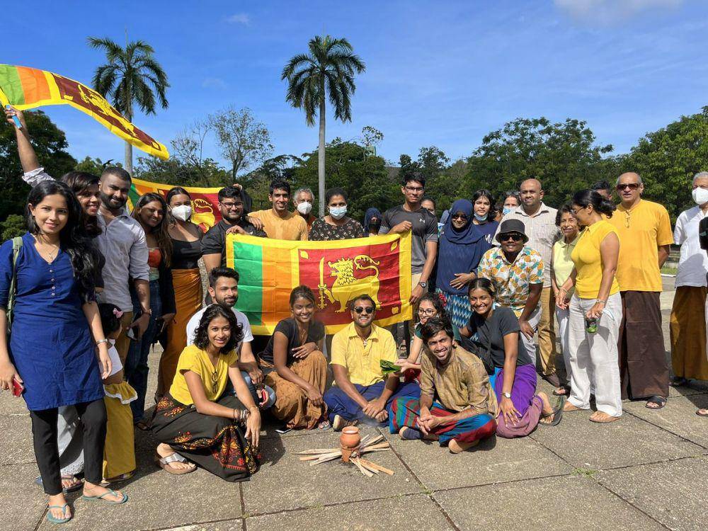 Warga Sri Lanka (Twitter.com/@nuzlyMN)