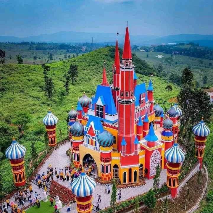 D'Castello (instagram.com/aisyah_mafudziyah)