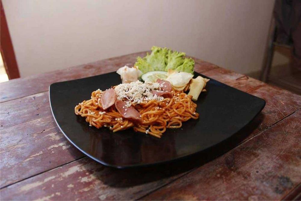 5 Tempat Makan Mie Setan di Semarang, Pedasnya Membara!