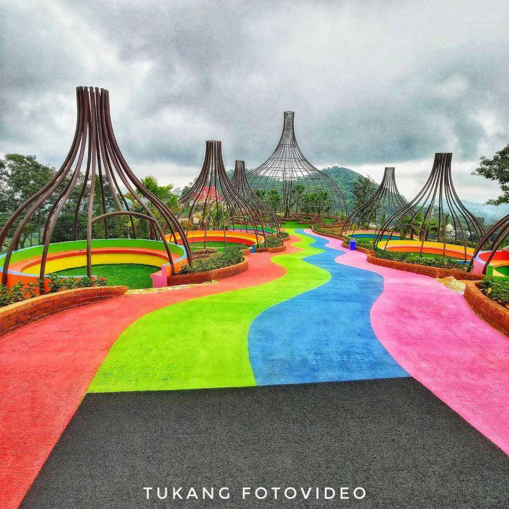 D'Castello (instagram.com/tukang_fotovideo)
