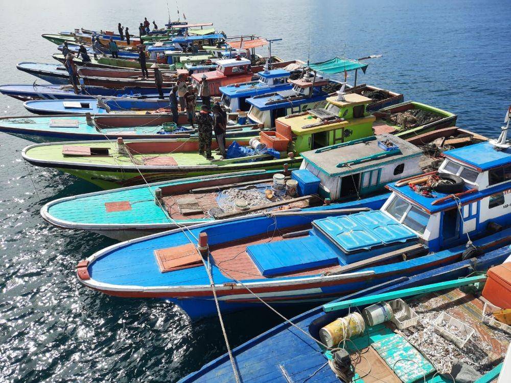 PSDKP tertibkan 17 unit kapal nelayan yang menggunakan pukat harimau. (Dokumentasi Pangkalan PSDKP Lampulo Banda Aceh untuk IDN Times)