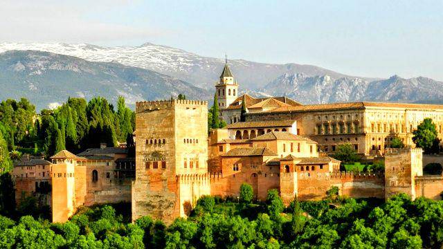 gambar Istana Alhambra (instagram.com/spanish.destination)