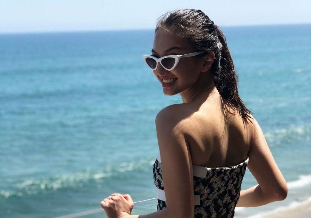 9 Potret Raline Shah saat Berpose Pamerkan Bahu Indahnya, Stunning!