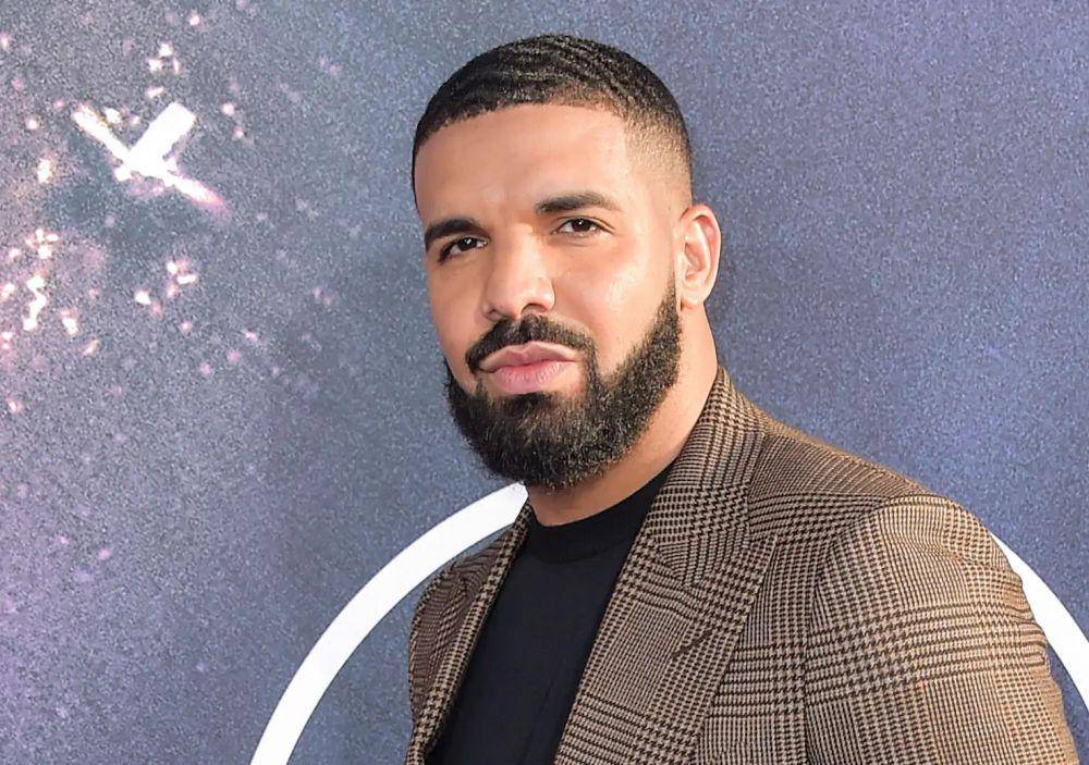 Drake dengan gaya rambut buzz cut (1005freshradio.ca)