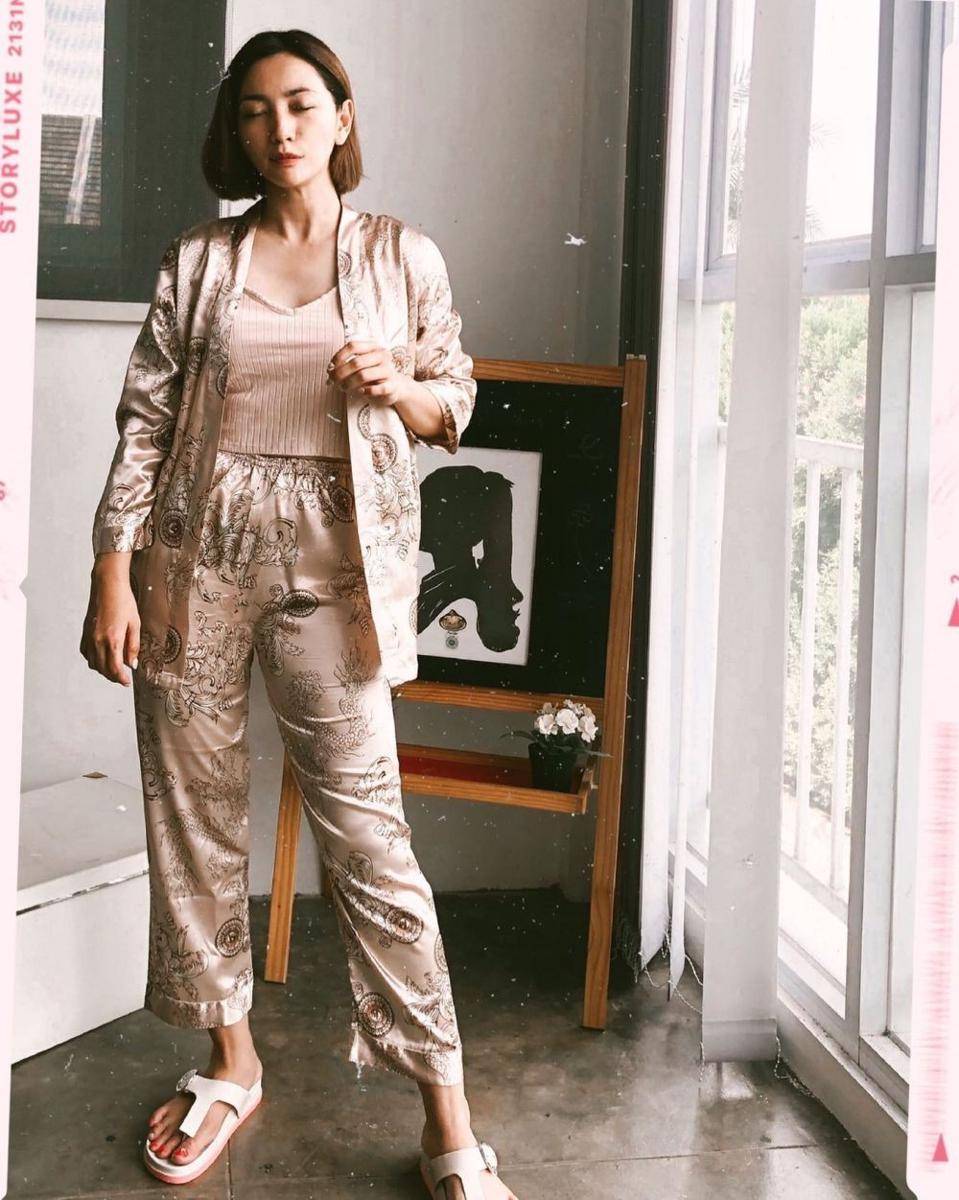 OOTD kasual ala Hesti Purwadinata (instagram.com/hestipurwadinata)