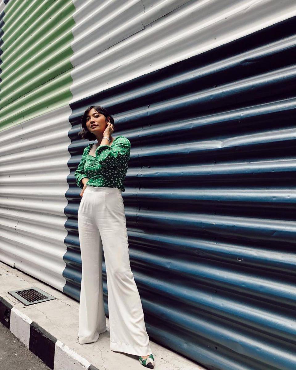 OOTD kasual ala Hesti Purwadinata (instagram.com/hestipurwadinata)