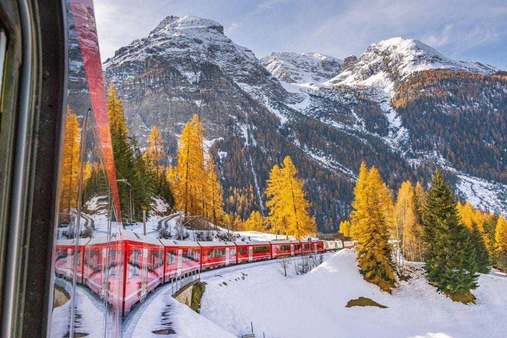 potret panorama Swiss dengan kereta (instagram.com/swissontracks)