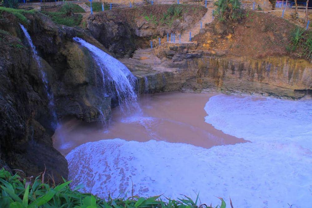 Pantai Banyu Tibo (instagram.com/jommmjogjatour)