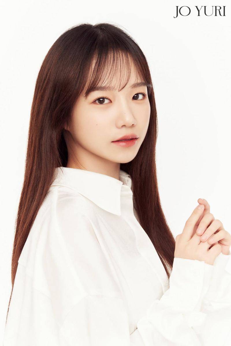 Jo Yuri (twitter.com/JOYURI_offcl)