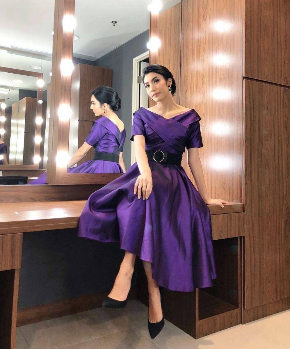 Inspirasi dress pesta ala Tyas Mirasih (instagram.com/tyasmirasih)
