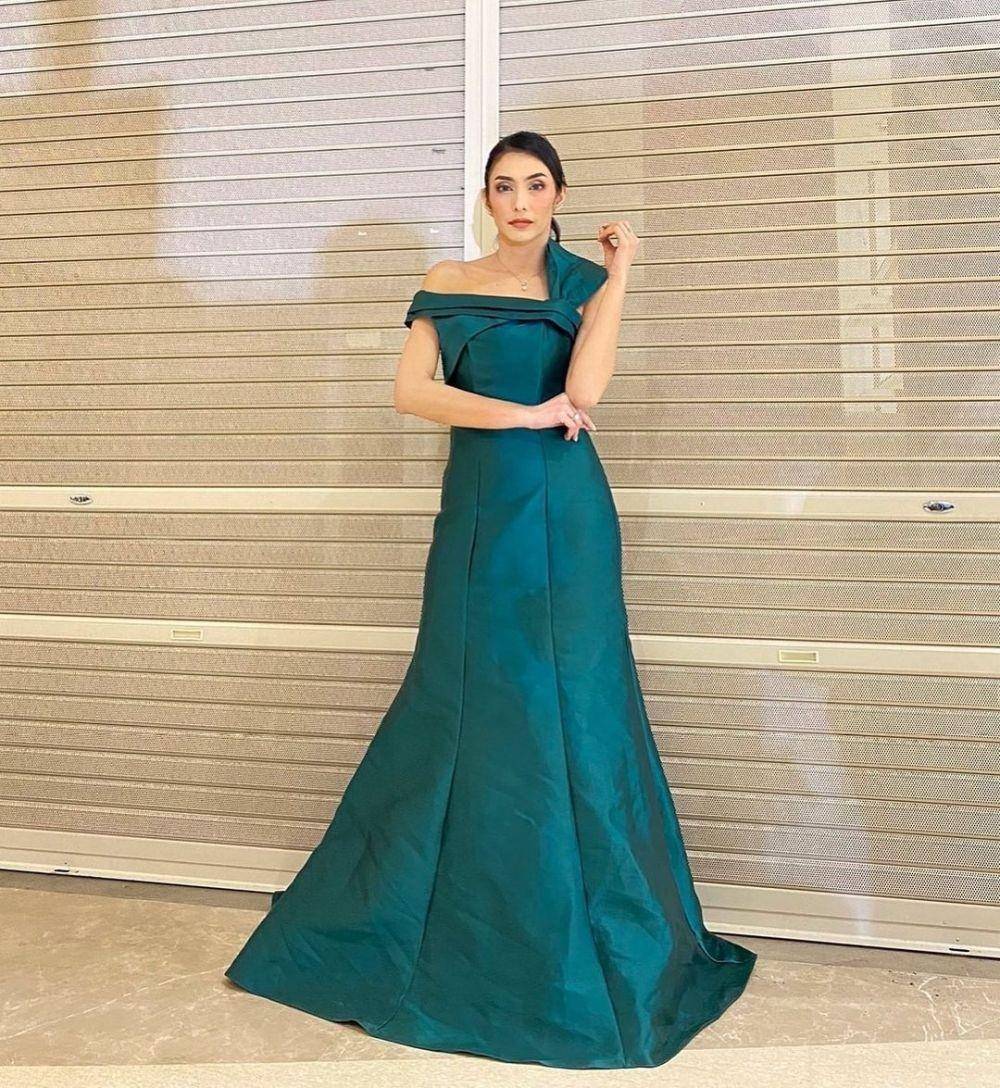 Inspirasi dress pesta ala Tyas Mirasih (instagram.com/tyasmirasih)