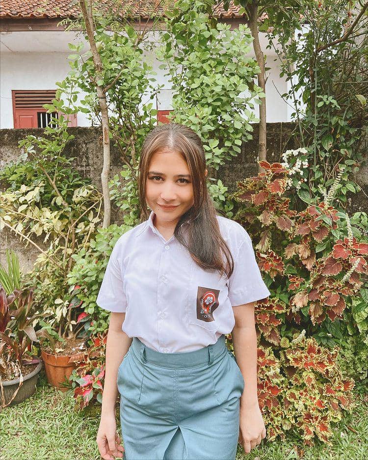 Prilly Latuconsina (instagram.com/prillylatuconsina96)