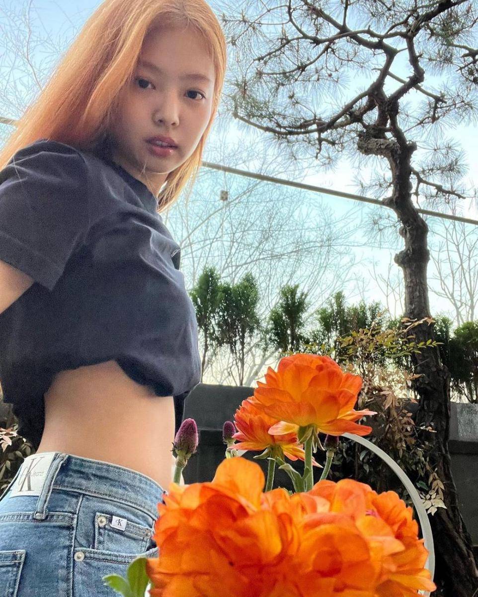 Penampilan Jennie Blackpink dengan rambut oranye. (instagram.com/jennierubyjane)
