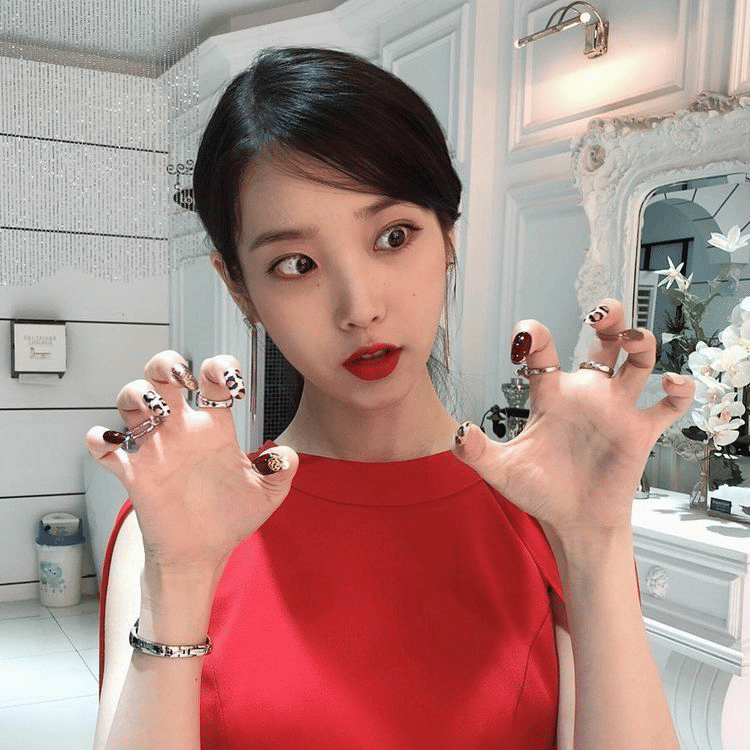 nail art IU (twitter.com/PopnailsK)