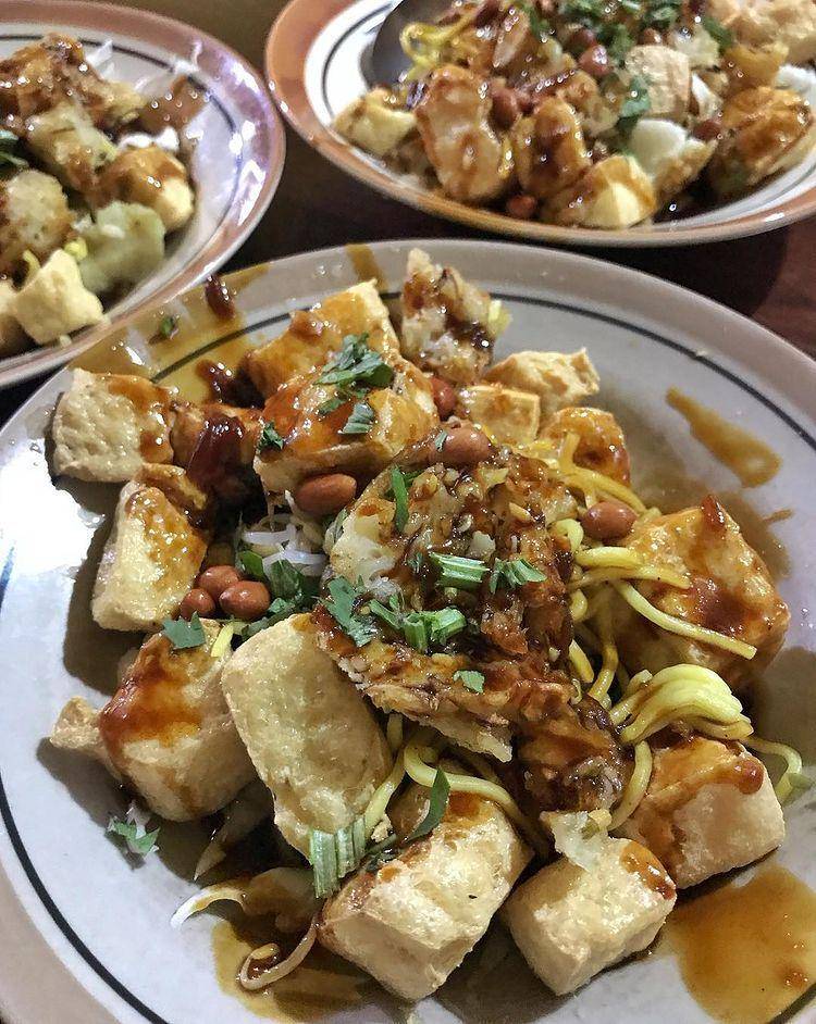 Tahu Kupat Pak Gombloh (instagram.com/rudy_papachang)