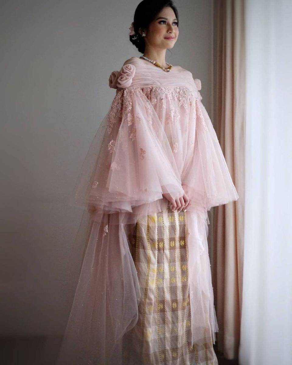 Busana Pengantin Off The Shoulder (instagram.com/didietmaulana)