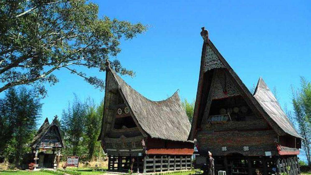 ilustrasi rumah adat batak toba (polarumah.com)