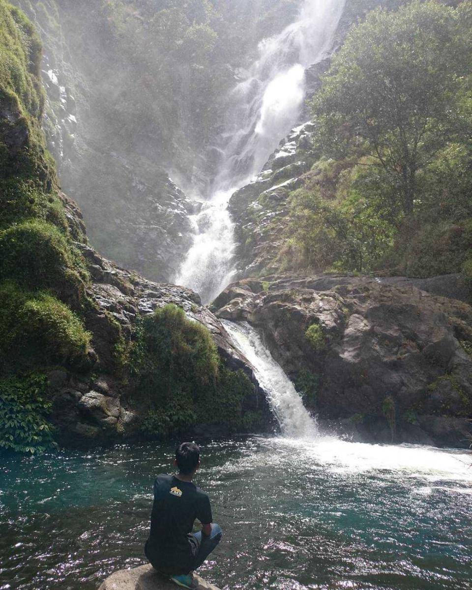 air terjun di desa tipang (instagram.com/arie_fft)