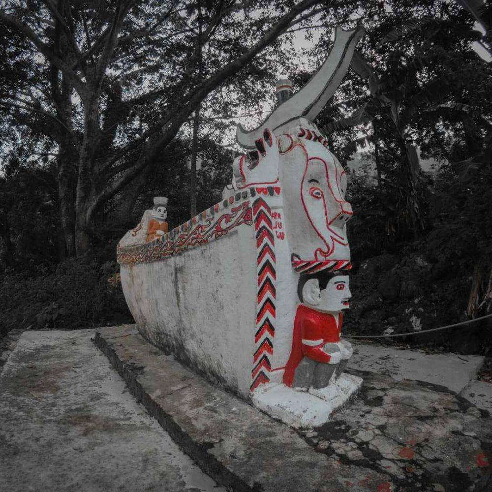 sarkofagus di desa tipang (instagram.com/okedoproject)