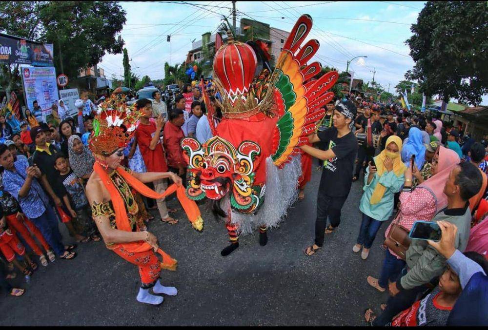 Barong Ider Bumi (instagram.com/sayasenang)