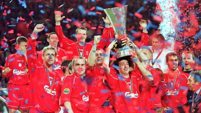 Liverpool menjadi juara Liga Europa 2001. (skysports.com)