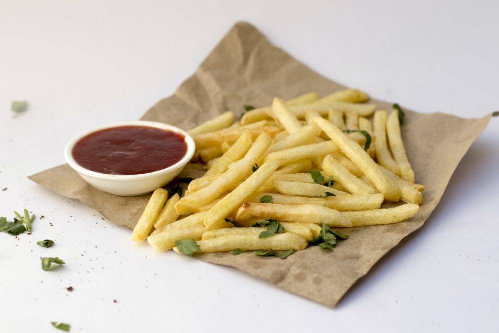 ilustrasi kentang goreng (unsplash.com/Pixzolo Photography)